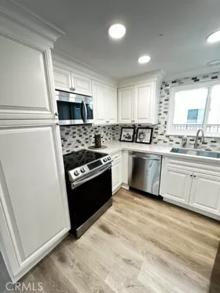 Photo #5: OC23169565 Listing