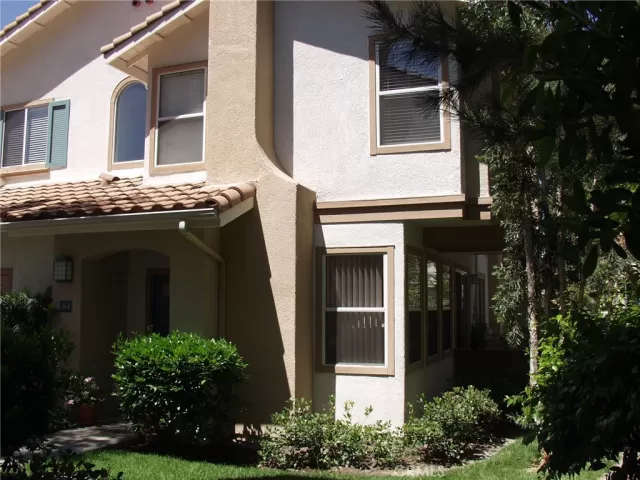 MLS: OC23169622 Condo For Sale