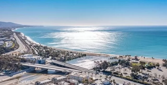 MLS: OC23169912 Condo For Sale