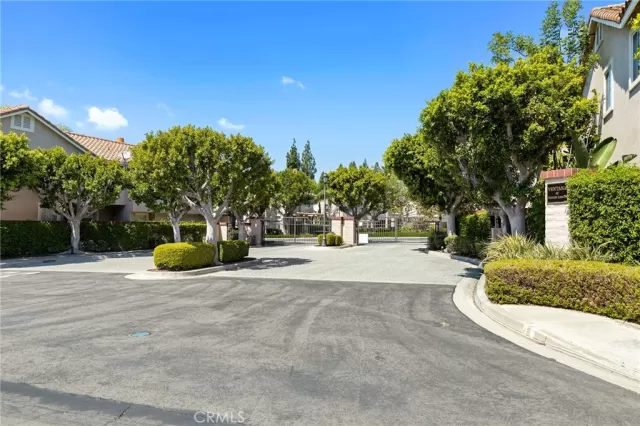 MLS: OC23170389 Condo For Sale