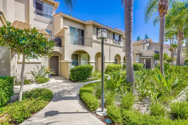 MLS: OC23170554 Condo For Sale