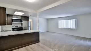 Photo #4: OC23170932 Listing