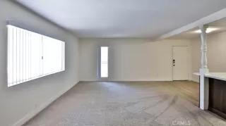 Photo #5: OC23170932 Listing