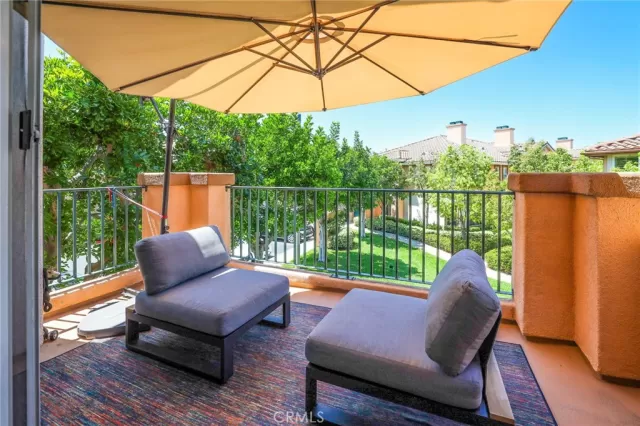 MLS: OC23171012 Condo For Sale