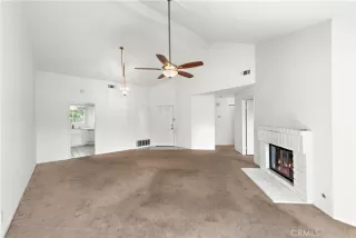 Photo #4: OC23171058 Listing