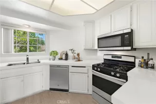 Photo #5: OC23171058 Listing