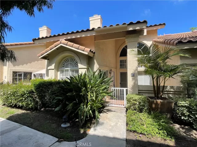 MLS: OC23171077 Condo For Sale