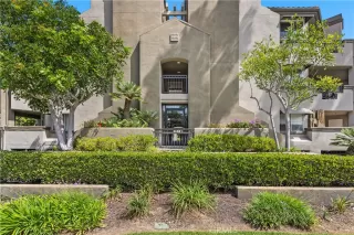 Photo #4: OC23171126 Listing