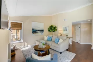 Photo #2: OC23171151 Listing 