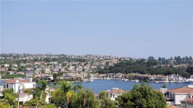 MLS: OC23171467 Condo For Sale