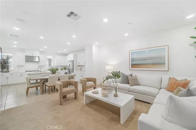 MLS: OC23171591 Condo For Sale