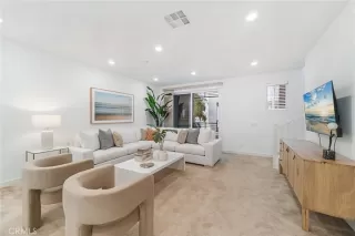 Photo #1: OC23171591 Listing 