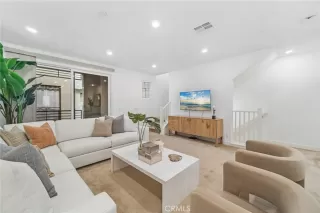 Photo #2: OC23171591 Listing 