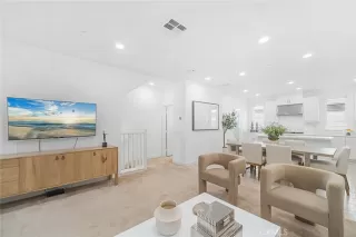 Photo #4: OC23171591 Listing 