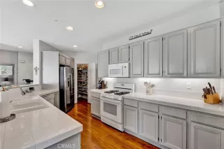 Photo #5: OC23171661 Listing 