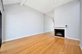 Photo #3: OC23171697 Listing