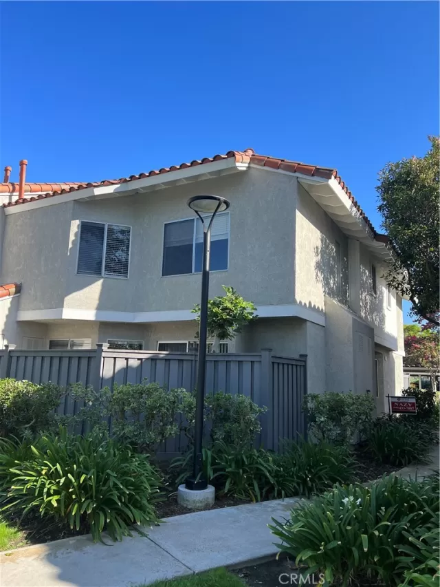 MLS: OC23172073 Condo For Sale