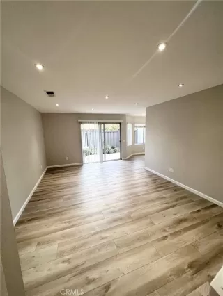 Photo #2: OC23172073 Listing 