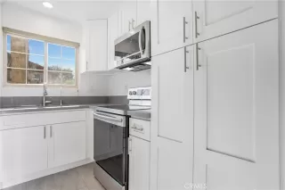 Photo #2: OC23172122 Listing