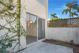 Photo #4: OC23172122 Listing