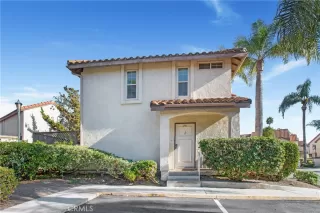 Photo #5: OC23172122 Listing