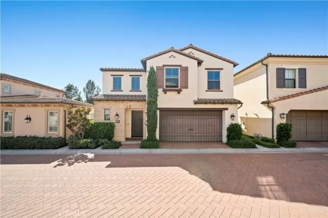 MLS: OC23172261 Condo For Sale