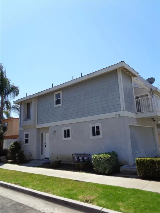 MLS: OC23172500 Condo For Sale