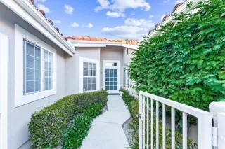 Photo #2: OC23172839 Listing