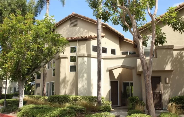 MLS: OC23172925 Condo For Sale