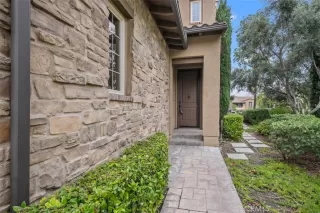 Photo #4: OC23172988 Listing