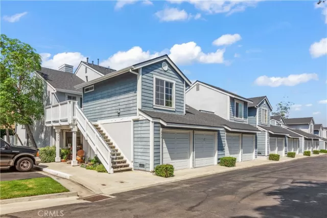 MLS: OC23173020 Condo For Sale