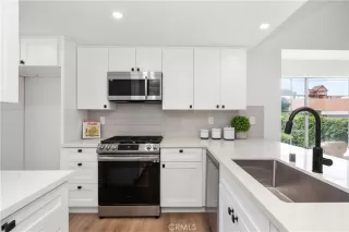 Photo #6: OC23173020 Listing