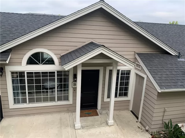 MLS: OC23173376 Condo For Sale