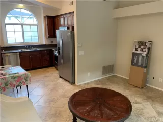 Photo #5: OC23173376 Listing 