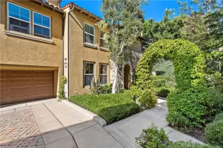 Photo #1: OC23173574 Listing 