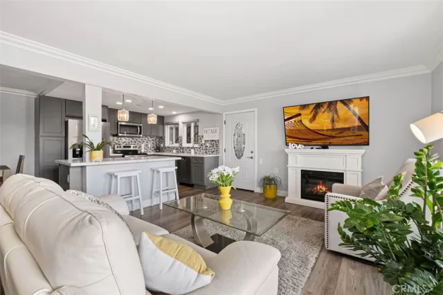 MLS: OC23173904 Condo For Sale