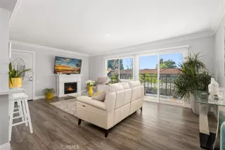 Photo #3: OC23173904 Listing