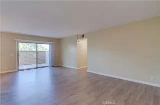 Photo #3: OC23174056 Listing