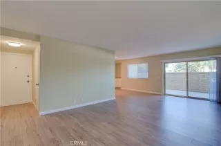 Photo #4: OC23174056 Listing