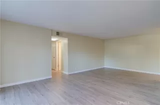 Photo #6: OC23174056 Listing