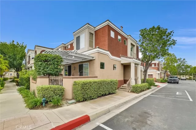 MLS: OC23174184 Condo For Sale