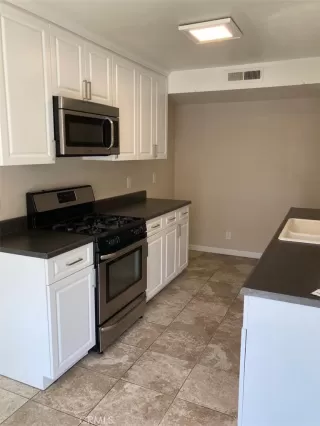 Photo #2: OC23174217 Listing 