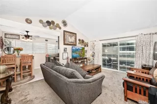 Photo #4: OC23174541 Listing 