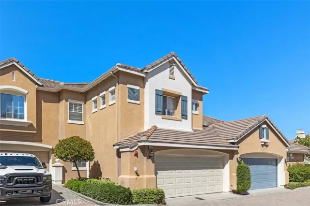 MLS: OC23174575 Condo For Sale