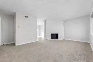 Photo #5: OC23174983 Listing 