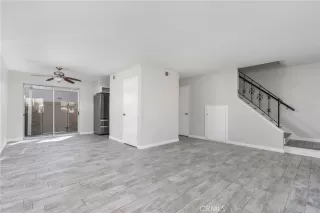 Photo #6: OC23174986 Listing 