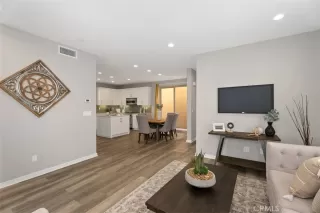 Photo #4: OC23175042 Listing