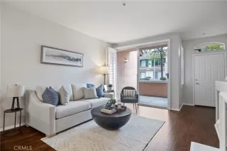 Photo #3: OC23175112 Listing 