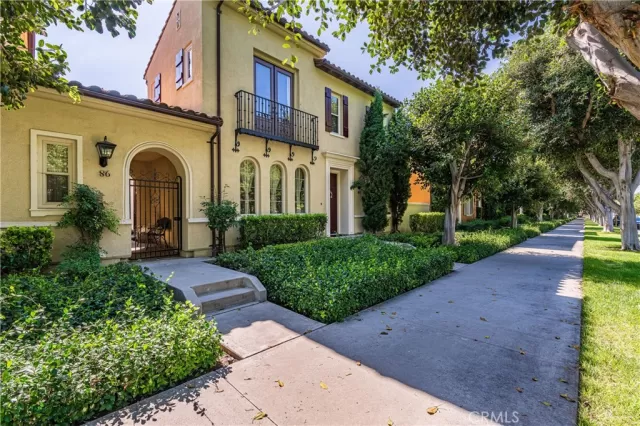 MLS: OC23175260 Condo For Sale