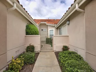 Photo #2: OC23175640 Listing